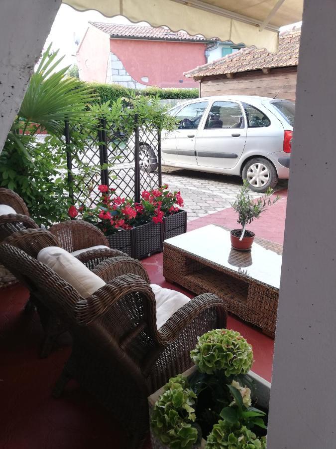 Apartments Poretti For 2,In Center Parking Free In The Yard,6 Min Beach Walk โรวีน ภายนอก รูปภาพ