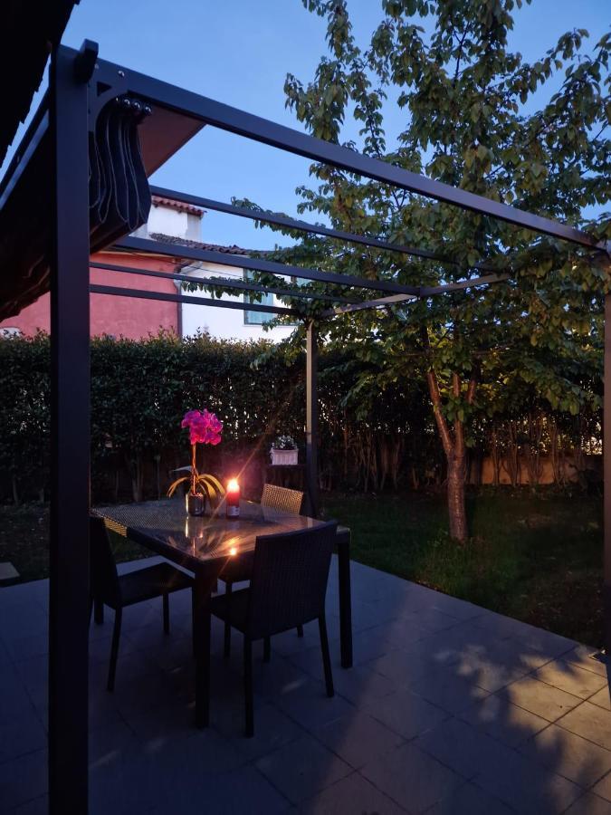 Apartments Poretti For 2,In Center Parking Free In The Yard,6 Min Beach Walk โรวีน ภายนอก รูปภาพ