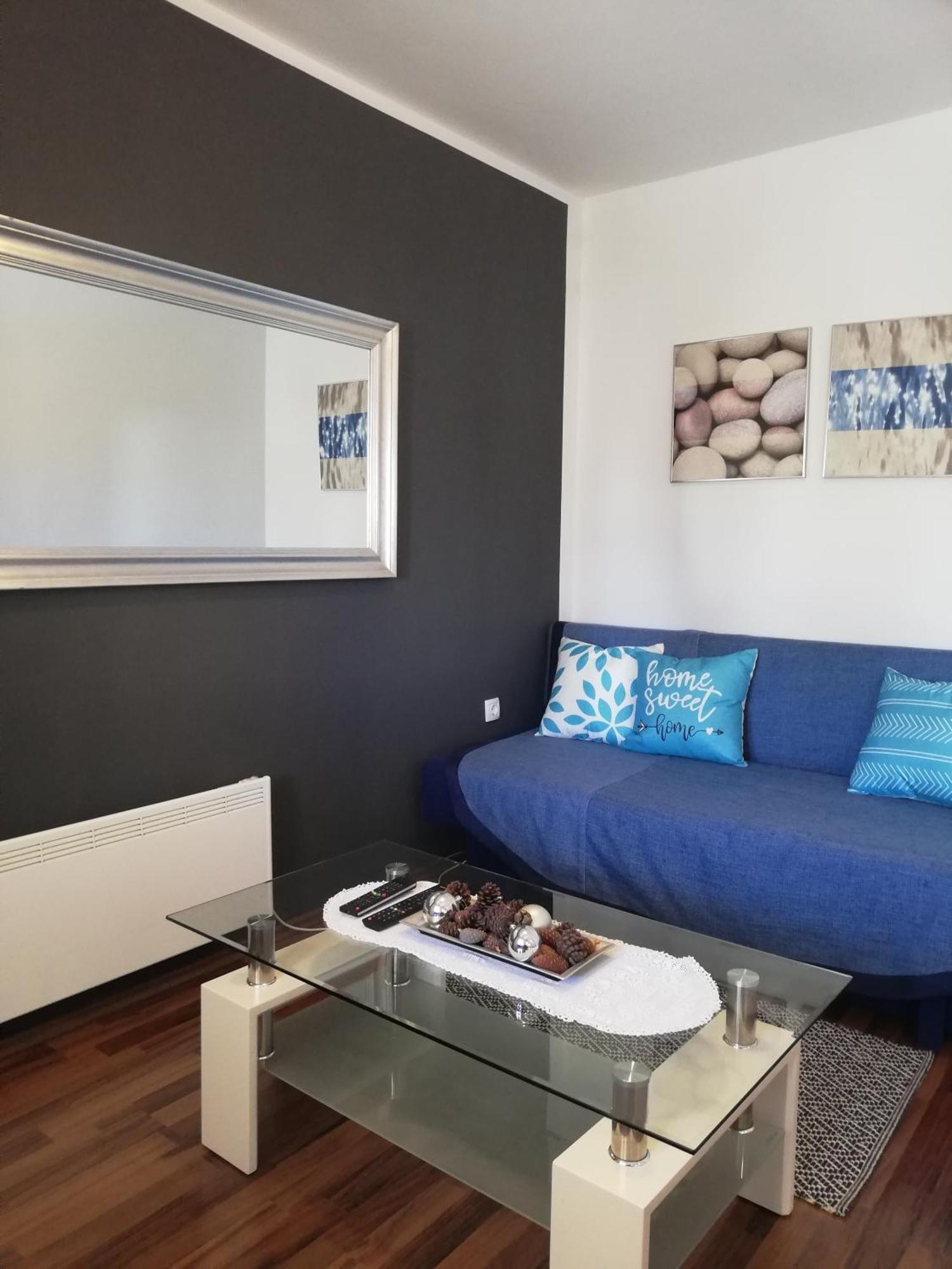 Apartments Poretti For 2,In Center Parking Free In The Yard,6 Min Beach Walk โรวีน ภายนอก รูปภาพ